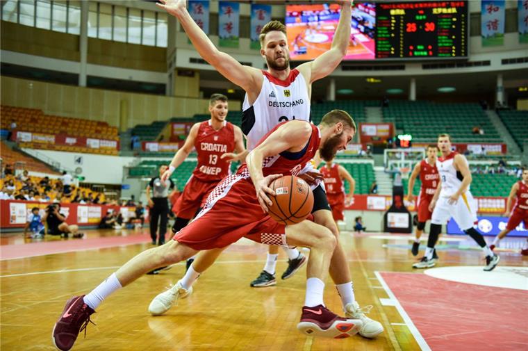 Eisbären-Profi Bleck will die Universiade in Taiwan rocken Fabian Bleck will es den Gegnern bei der Universiade, so wie in dieser Szene, so schwer wie möglich machen. Der Profi der Eisbären ist zu den Weltsportspielen der Studenten nach Taiwan gereist.