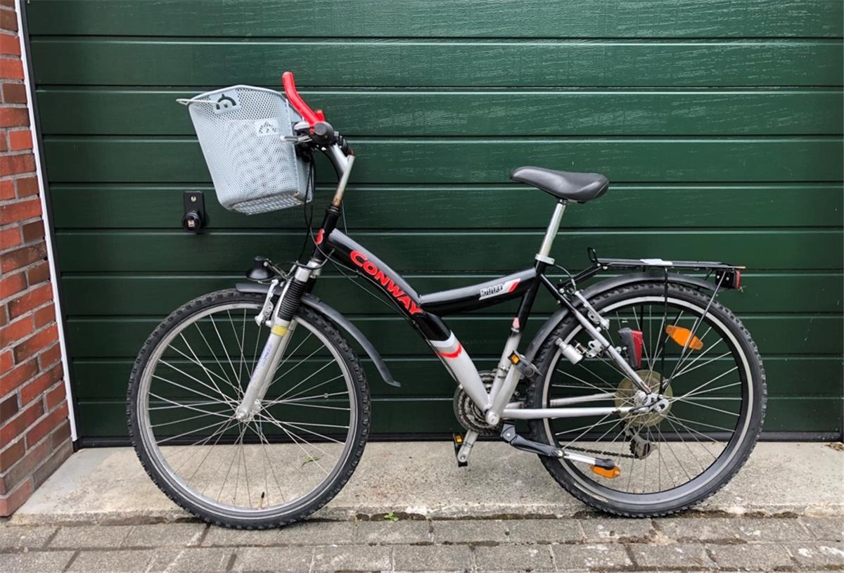 Polizei sucht Besitzer von gestohlenen Fahrrädern Fahrraddieb erwischt - wem gehört das gestohlene Trekkingrad der Marke Conway?