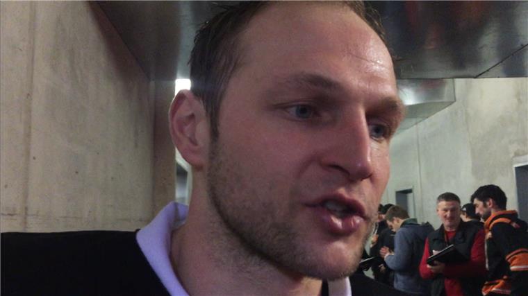 Sebastian Furchner und die Entschuldigung bei Cody Lampl Fairer Sportsmann: Sebastian Furchner hat sich bei Bremerhavens Cody Lampl entschuldigt.