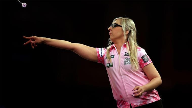 Darts-WM: Transfrau van Leuven verliert bei Debüt Fallon Sherrock verpasst den Sprung in Runde zwei.