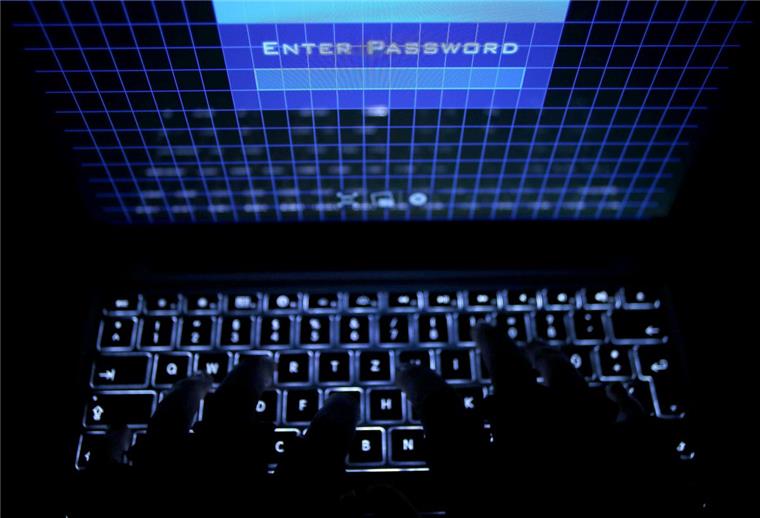 Scheeßel: Betrüger ergaunern mit "PC-Updates" knapp 10.000 Euro Falsche Microsoft-Mitarbeiter treiben in Scheeßel ihr Unwesen.
