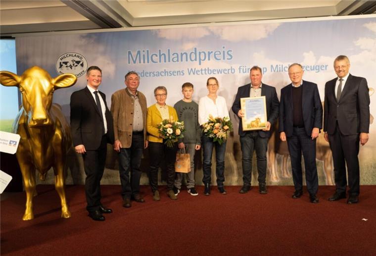 Lamstedter Milchviehbetrieb unter den neun Landesbesten Preisübergabe