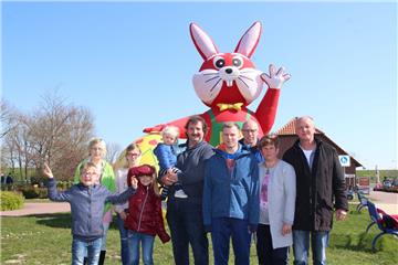 Familien von krebskranken Kindern machen derzeit Urlaub in Butjadingen auf Einladung des Vereins Fussel.