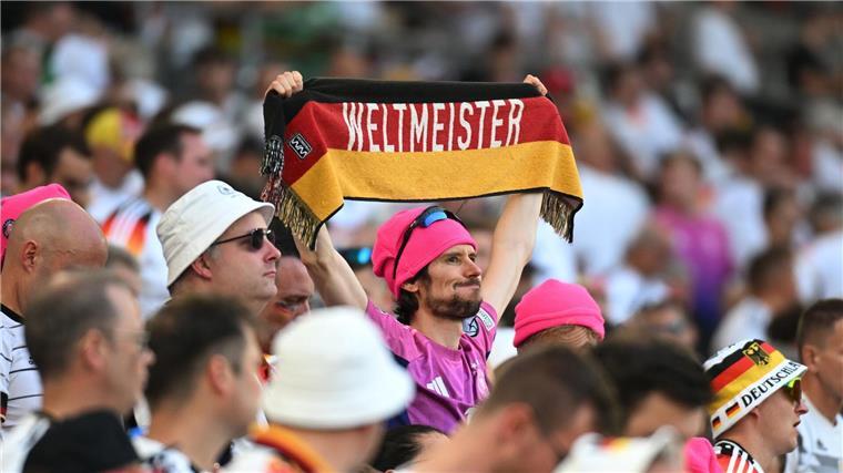 Nagelsmanns sanfter Umbau: Groß statt Kroos und ein Stiller Fans und Nationalmannschaft halten wieder zusammen.