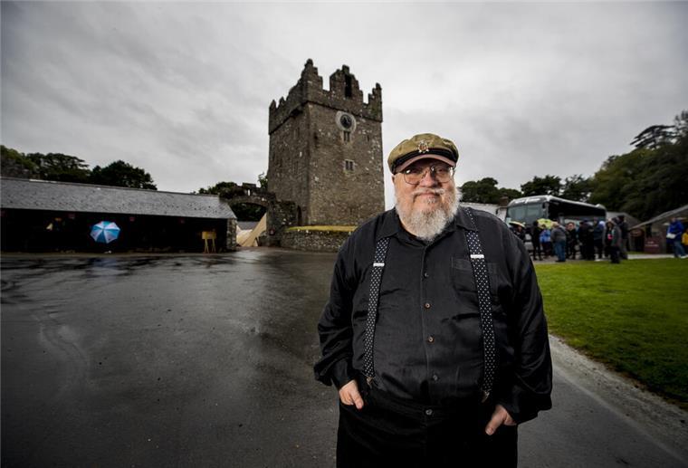 Neues Spin-off: Weitere „Game of Thrones“-Vorgeschichte wird verfilmt Fantasy-Autor George R. R. Martin ist auch beim neuen „Game of Thrones“-Spinn-off mit an Bord.