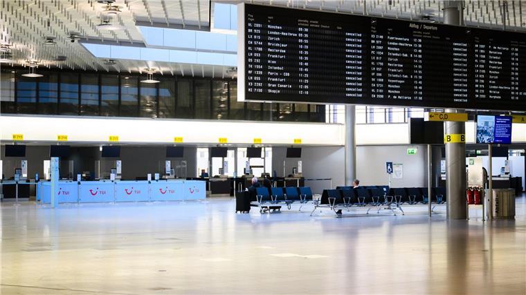Fast alle Flüge gestrichen - auch in Hannover und Bremen Fast alle Flüge an den Airports Hannover und Bremen fallen wegen des Verdi-Warnstreiks aus.