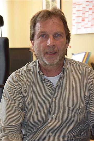 Fast drei Jahrzehnte lang hat Frank Beckmann das Schulleben an der der Janusz-Korczak-Schule als Rektor und Pädagoge gestaltet und maßgeblich geprägt. Demnächst wird er deutlich mehr Zeit haben, um sein schweres Motorrad zu bewegen – darauf freut er sich schon.