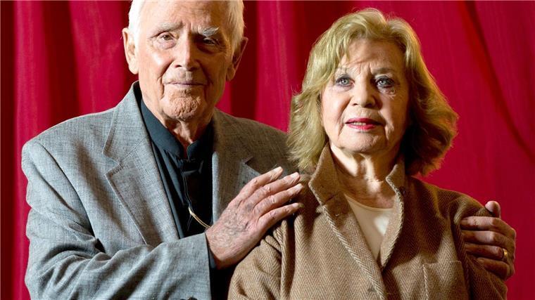 Fast sechzig Jahre lang waren Fuchsberger und seine Frau Gundula verheiratet, skandalfrei und mit einer fortschrittlichen Rollenverteilung.