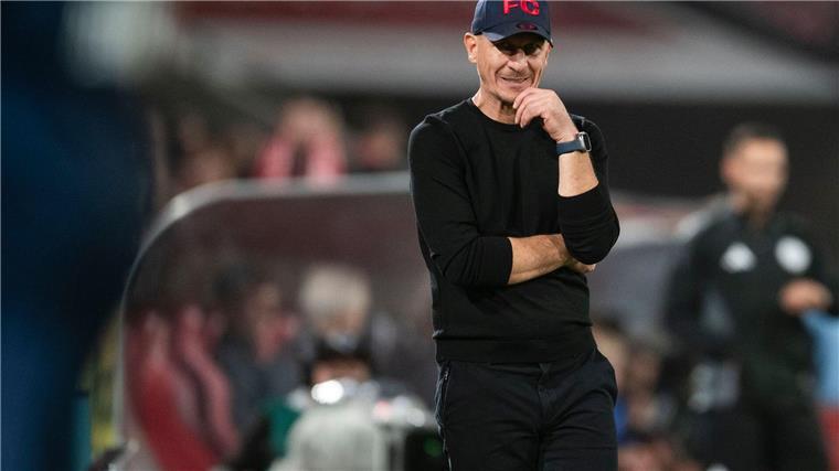 FC Köln in der Krise - Fans fordern Keller-Rauswurf FC-Coach Struber steht laut Sportchef Keller nicht zur Debatte.