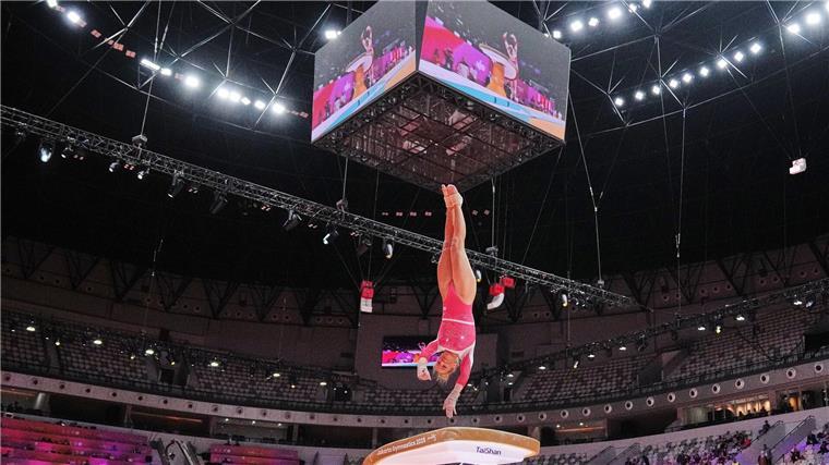 WM-Bilanz: Die vier Problemfelder des deutschen Turnens Fehlgriff auf dem Weg zur Medaille: Karina Schönmaier.