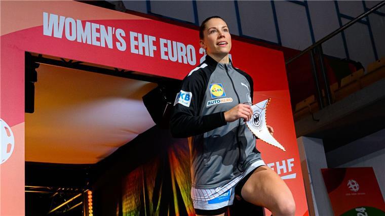 Ohne Bölk: Handball-Frauen starten ins WM-Jahr Fehlt zum Jahresauftakt gegen Frankreich: Deutschlands Co-Kapitänin Emily Bölk.