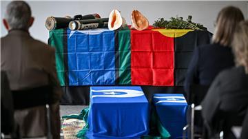 Feierliche Zeremonie für die Ahnen des Volkes Ugaram Le. 
