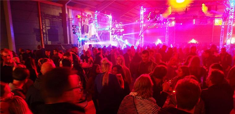 Brameler Landjugend feiert Mittsommerparty Feiern bis tief in die Nacht: In Bramel feierte die Landjugend.
