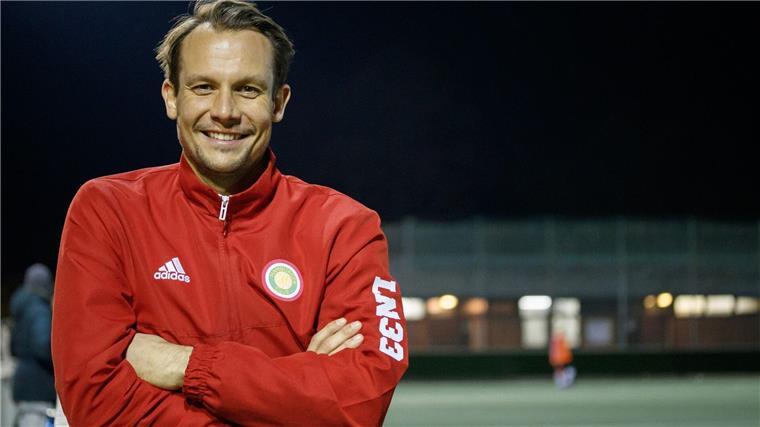 Deutsche Herren gewinnen WM-Titel im Hallenhockey Feiert mit seinem Team den WM-Titel: Matthias Witthaus.