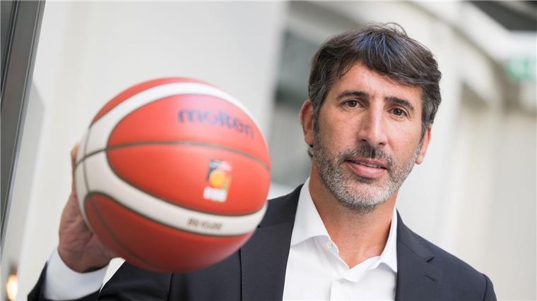 Heimdebüt für neuen Basketball-Bundestrainer in Heidelberg Feiert seine Heimpremiere in Heidelberg: Der neue Basketball-Bundestrainer Alex Mumbru.