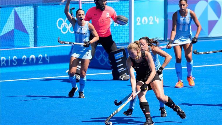 „Ziel nicht erreicht“: Hockey-Frauen ohne Olympia-Medaille Felicia Wiedermann vor dem Tor Argentiniens.