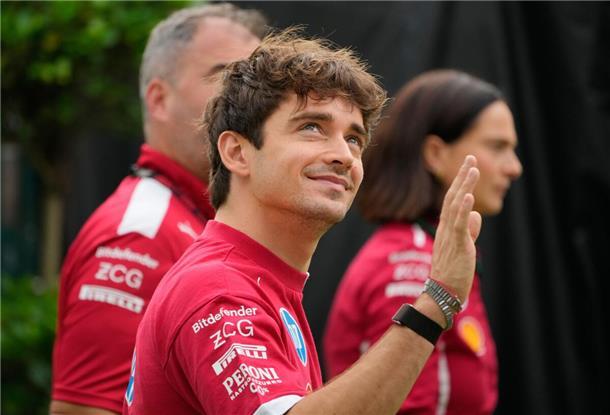 Ferrari-Star Charles Leclerc hatte erfreuliche private Nachrichten für seine Fans.