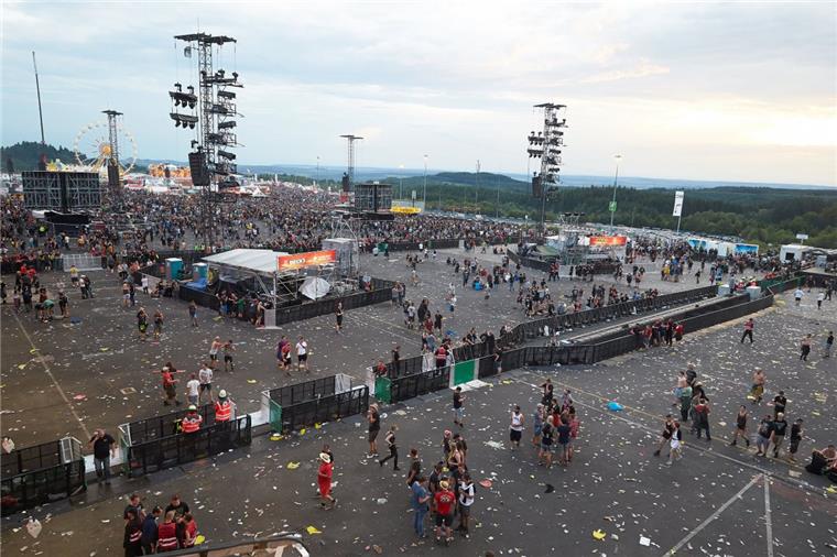 Zusammengefasst! Das war der Freitag im nord24-Land Festivalbesucher mussten am Freitag das Gelände vom Rock am Ring verlassen. Der Grund: Terrorgefahr.