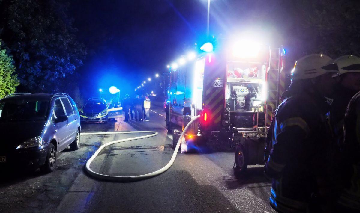 Versuchte Tötung in Geestland? Das ist in Langen wirklich passiert Feuerwehr und Polizei rückten am Mittwochabend in der Sieverner Straße in Langen (Geestland) an.