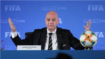 FIFA-Präsident Gianni Infantino wird im Dezember die nächsten WM-Gastgeber bekanntgeben.