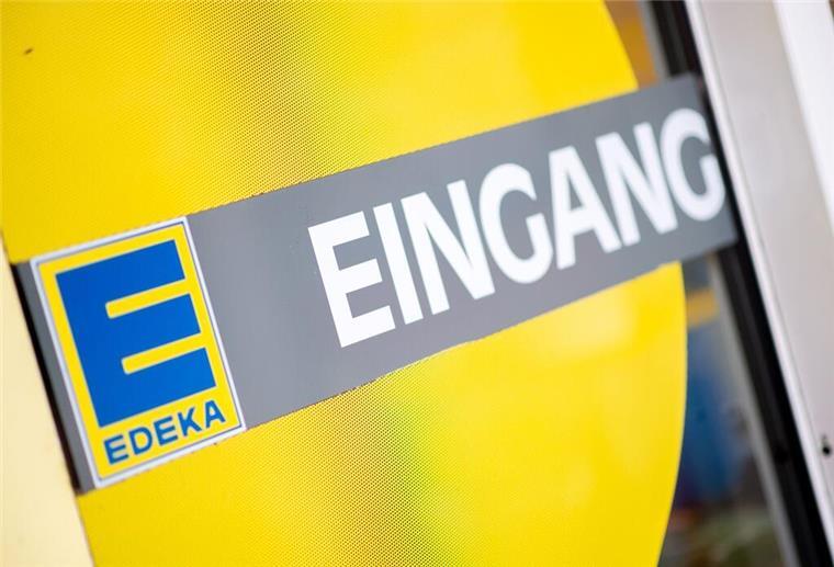 Gravierende Änderungen im Filialnetz von Edeka! Das kommt jetzt auf Kunden zu Die Aufschrift „Eingang“ steht an den geschlossenen Türen eines Supermarktes.