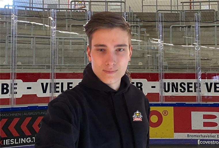 Filip Reisnecker konnte bei den Testspielen der deutschen U20-Eishockey-Nationalmannschaft überzeugen.