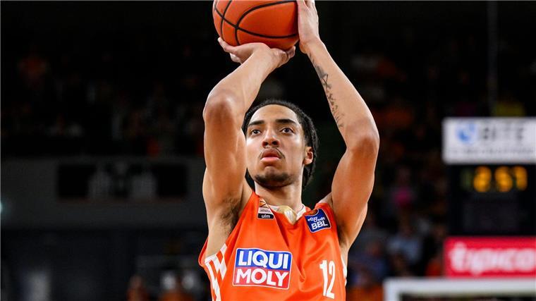 Druck hier, Träume dort: Basketball-Gipfel Bayern gegen Ulm Finale und Draft: Auf Ulms Noa Essengue warten heiße Wochen.