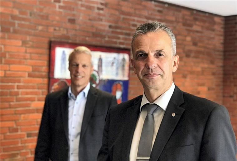 Finanzdezernent Sven Höhl (links) und Kämmerer Axel Bolz blicken nicht skeptisch, wohl aber mit großem Respekt auf die bevorstehenden Herausforderungen für den Kreishaushalt.