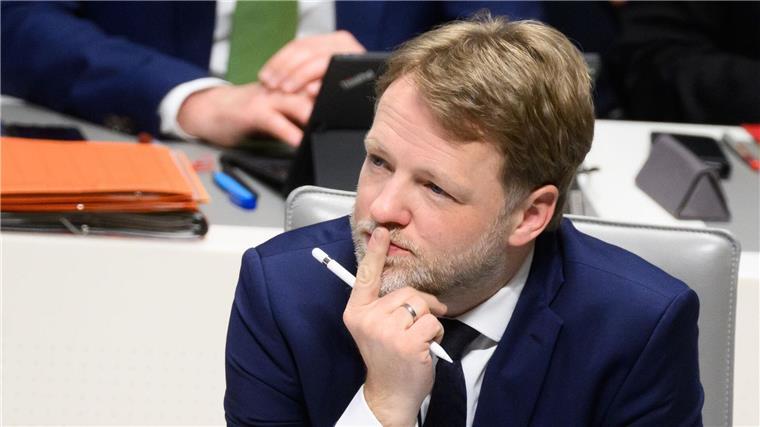 CDU-Chef Lechner: Rot-Grün entgleiten die Probleme Finanzminister Heere hält einen rigiden Sparkurs in der Krise für falsch.