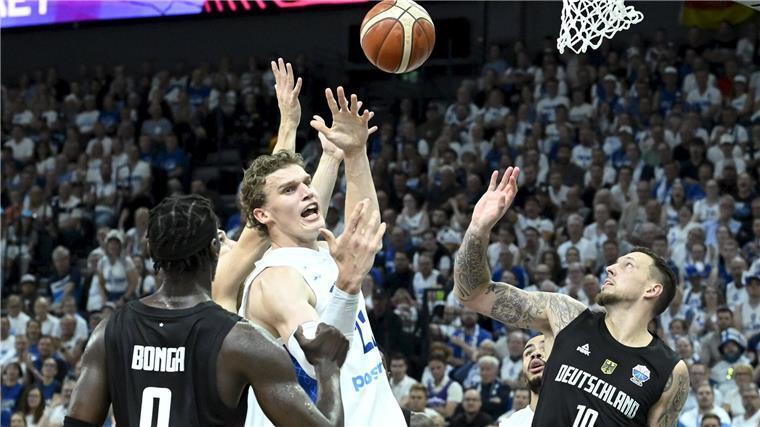 Basketballer locker zum EM-Gruppensieg - Portugal wartet Finnlands Star Markkanen wurde vom deutschen Team beackert.