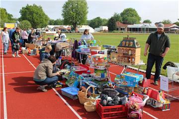 Flohmarkt am Sportplatz. 825 Jahre Wehdel. Foto: Lehmann
