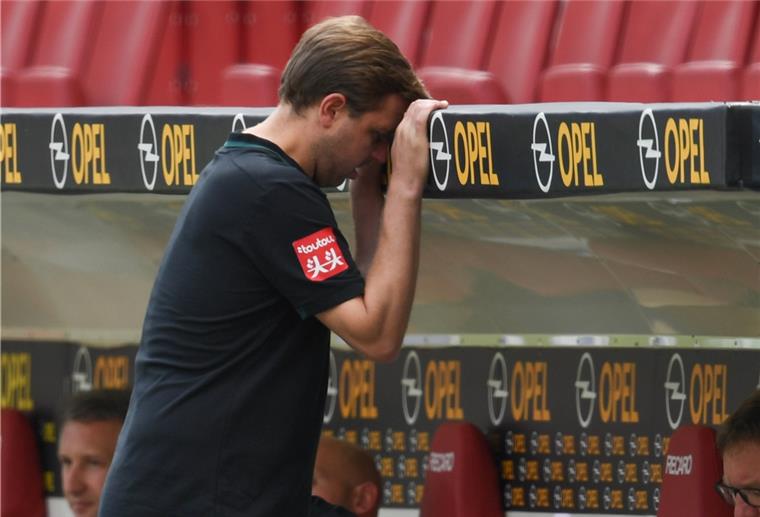 Werder: Entscheidung über Kohfeldt-Zukunft nach Saisonende Florian Kohfeldt steht bei Werder Bremen vor einer ungewissen Zukunft.
