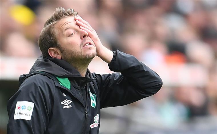 Werder Bremen startet mit Abwehrsorgen ins zweite Trainingslager Florian Kohfeldt, Trainer von Werder Bremen, fährt mit Abwehrsorgen in zweite Trainingslager.