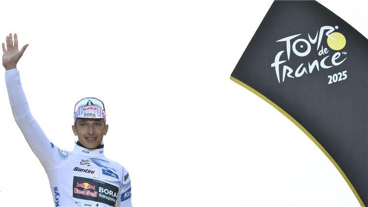 Florian Lipowitz feierte bei der Tour 2025 einen Podiumsplatz und gewann das Weiße Trikot des besten Nachwuchsfahrers.