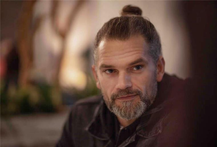 Florian Müllers Tag braucht mehr als 24 Stunden Florian Müller in der Schnack-Bar