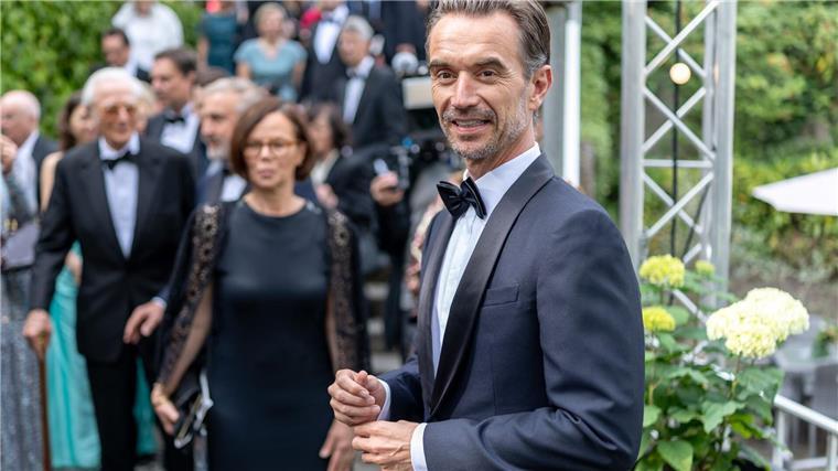 Roter Teppich für die Politik - Bayreuth-Start nach Gewitter Florian Silbereisen in der Pause der Bayreuth-Premiere.