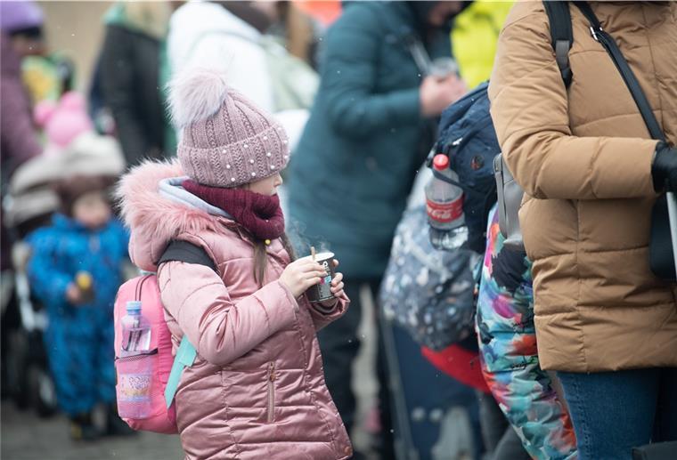 Altenwalde: Kaserne als Unterkunft für Flüchtlinge? Flüchtlinge aus der Ukraine kommen auch im Landkreis an.