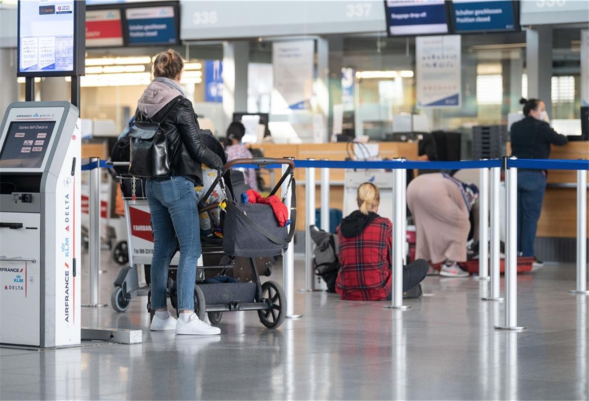 Testpflicht für Flugreisende soll ab Freitag gelten Flugpassagiere, die nach Deutschland einreisen wollen, müssen offenbar ab Karfreitag vor dem Abflug einen negativen Corona-Test vorweisen.