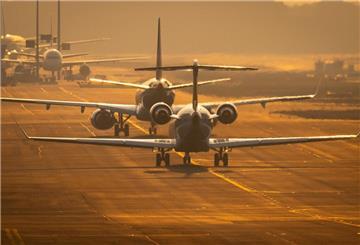 Flugzeuge auf dem Flughafen Frankfurt: Zum 1. Mai steigt die Ticketsteuer je nach Entfernung.