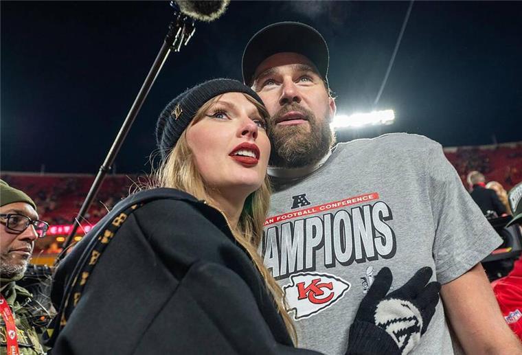 Footballstar Travis Kelce (35) und seine Freundin Taylor Swift (35) gibt es auf Instagram nun auch ein paar Mal privat. (Archivbild)