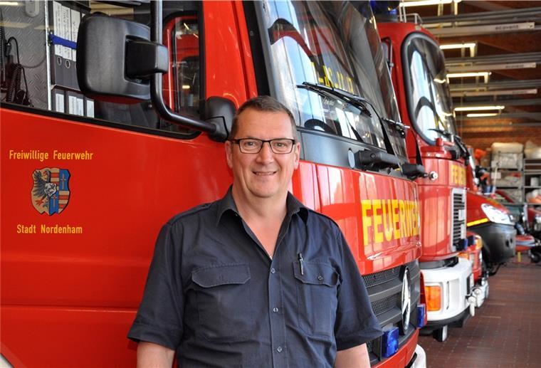 Hunderte Feuerwehrleute warten auf Schutzimpfung Fordert eine schnelle Impfung der Feuerwehrleute in der Wesermarsch: Nordenhams Stadtbrandmeister Ralf Hoyer. Er ist auch stellvertretender Kreisbrandmeister. Foto: Heilscher