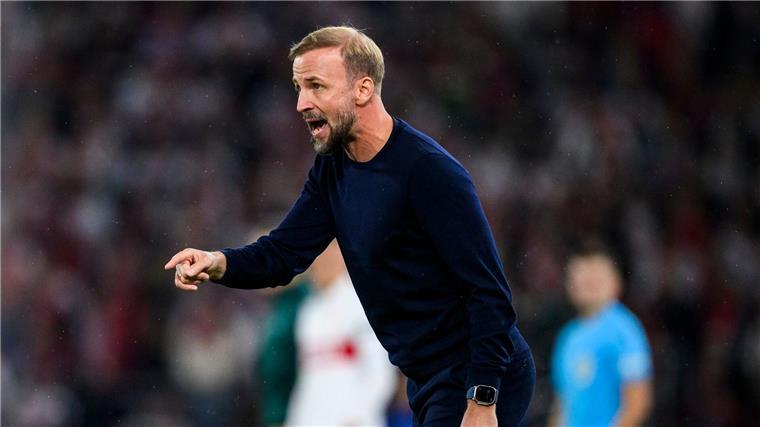 Ex-Boss Reschke von VfB-Trainer Hoeneß begeistert Formte den Fast-Absteiger zum Vizemeister: Stuttgarts Trainer Sebastian Hoeneß.