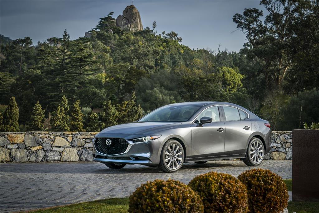 Mazda grau und Autohaus Beilfuss in Ritterhude