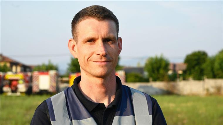 Frank Frenser, der Sprecher der Feuerwehr Bonn, erzählt vom emotionalen Abschied der deutschen Feuerwehrleute. (Archivbild)