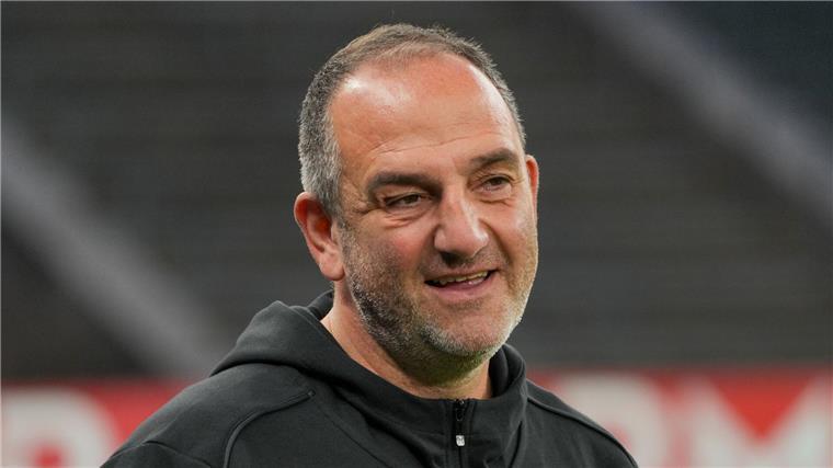 Frank Schmidt geht mit dem 1. FC Heidenheim zuversichtlich ins Spiel bei Heart of Midlothian.