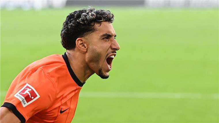 Frankfurts Held: Stürmer Omar Marmoush schoss zwei Tore gegen seinen Ex-Club VfL Wolfsburg.