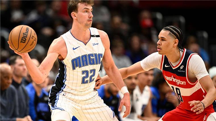 Hartenstein und Wagner lösen ihre Pflichtaufgaben in der NBA Franz Wagner (l.) war gegen das Liga-Schlusslicht zweitbester Punktesammler.