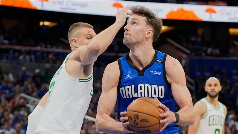 Dank überragendem Wagner: Orlando verkürzt gegen Boston Franz Wagner (rechts) führte die Orlando Magic mit 32 Punkten zum Sieg gegen die Boston Celtics.