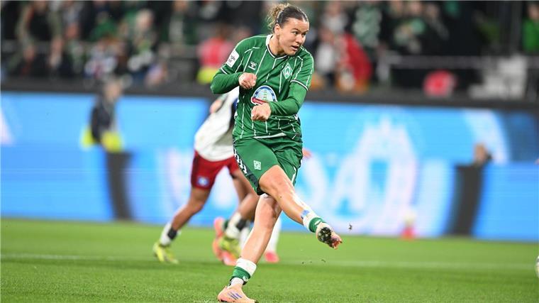 Bremer Derby-Heldin: Hamburgerin trifft gegen den HSV Frau des Spiels: Larissa Mühllhaus verwandelte gleich zwei Handelfmeter für Werder.