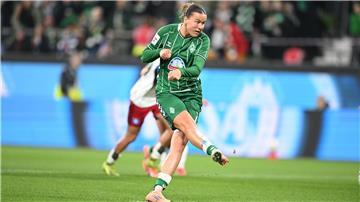 Frau des Spiels: Larissa Mühllhaus verwandelte gleich zwei Handelfmeter für Werder.